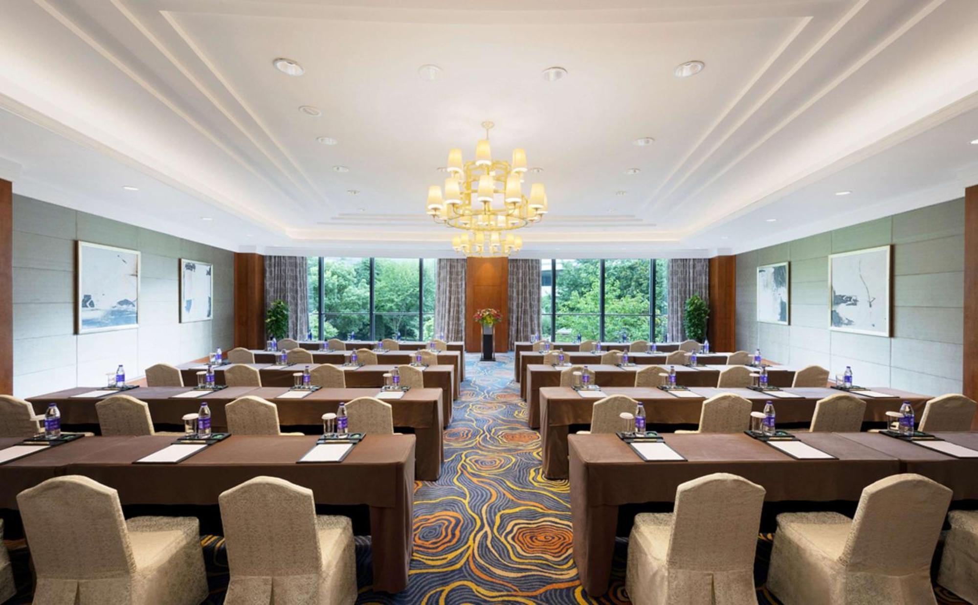 Doubletree By Hilton Shanghai Pudong - Present Welcome Cookie Exterior photo